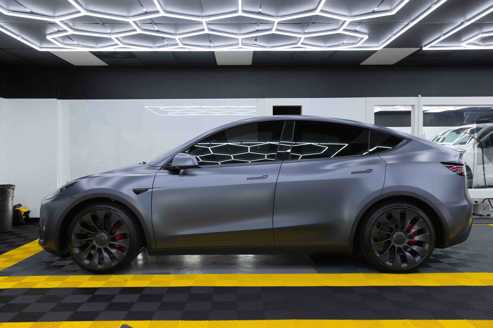 Tesla Model Y (Gray Stealth)